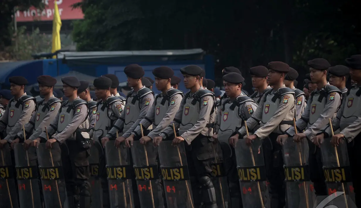 Sebanyak 24.815 personel diturunkan untuk mengamankan pelantikan Presiden dan Wapres pada 20 Oktober 2014, Jakarta, Kamis (16/10/2014) (Liputan6.com/Faizal Fanani)