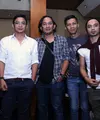 Enda, Pasha, Makki, Rowman, dan Onci yang tergabung dalam grup band Ungu menggelar audisi bertajuk ‘Ungu Star Discovery’ dengan tujuan mencari bakat-bakat baru di industri musik. (Wimbarsana/Bintang.com)