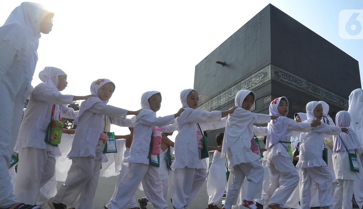 FOTO: Keceriaan Murid TK Saat Latihan Manasik Haji - Page ...