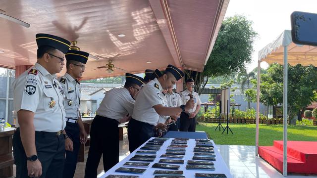 Lapas Narkotika Kelas IIA Musnahkan Puluhan Handphone Dari Dalam Lapas