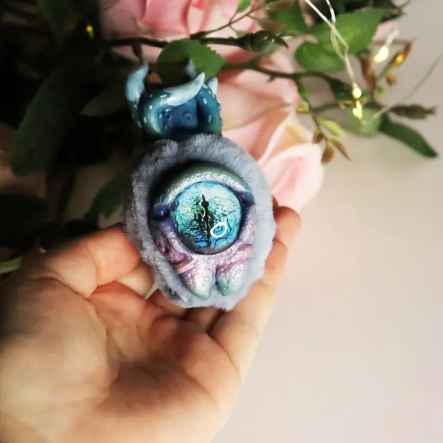 Patung Boneka Alien