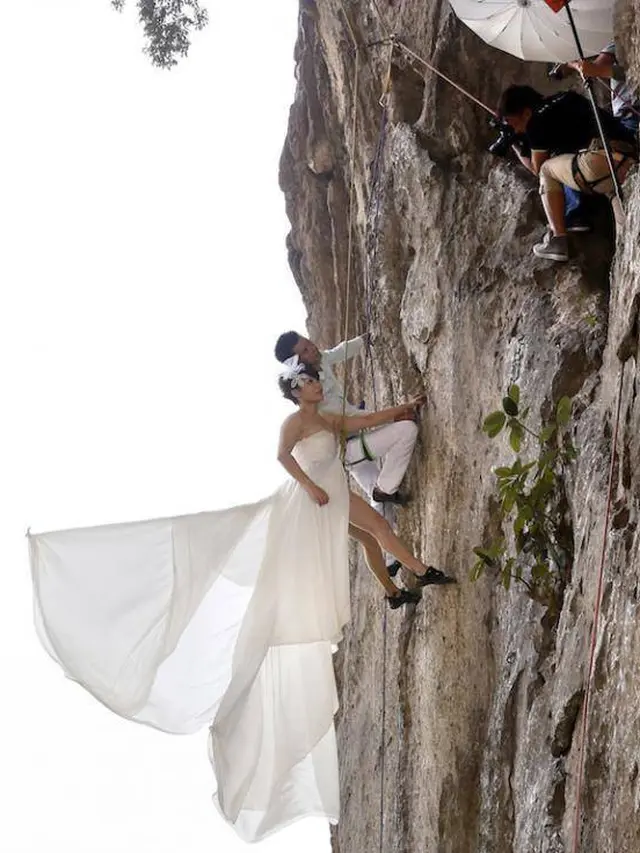 9 Potret Prewedding Absurd di Alam Terbuka, Hasilnya Bikin Geleng Kepala