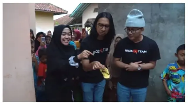 7 Potret Rumah Risa 'Culametan Met-Met', Sederhana dan Berada di Gang Sempit