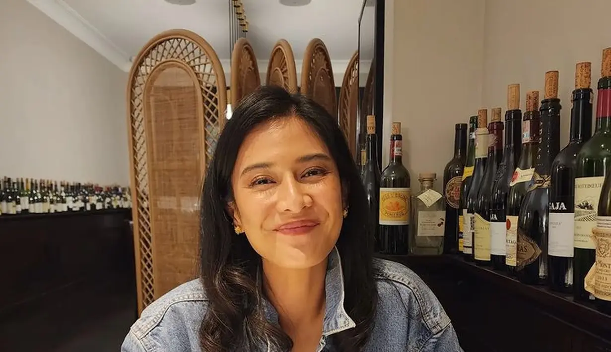 Potongan panjang juga bisa terlihat lebih muda dengan layer. Kuncinya, tempatkan layer di lapisan bawah. [@therealdisast_]