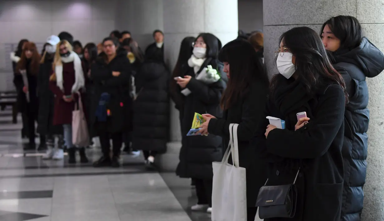 Jonghyun sendiri meninggal dunia setelah menghirup gas karbon monoksida dari briket batu bara. (JUNG Yeon-Je/AFP)