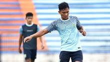 Pemain baru Persela Lamongan, Nasir. (Bola.com/Aditya Wany)