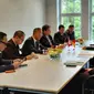 Menteri Koordinator Bidang Perekonomian Airlangga Hartarto melakukan pertemuan bilateral dengan Wakil Kanselir/ Menteri Ekonomi dan Iklim Jerman, Robert Habeck Minggu (29/05) bertempat di Hannover Congress Centrum. (Sumber; ekon.go.id)