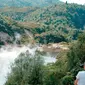 Rotorua di Selandia Baru terkenal dengan pemandian air panasnya yang spektakuler. Namun, para turis sepertinya akan sedikit terganggu dengan bau belerang yang sepintas mirip aroma telur busuk.(Istimewa)