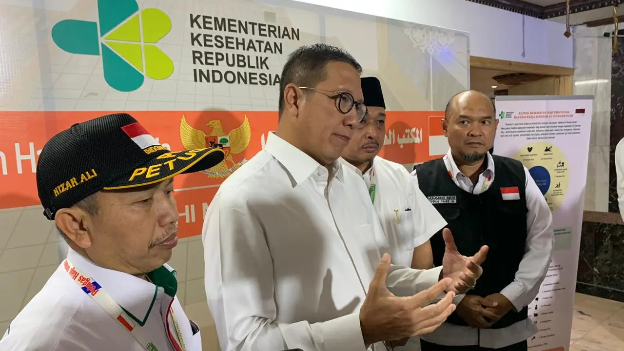 Menteri Agama (Menag) Lukman Hakim Saifuddin beserta rombongan melakukan visitasi ke Klinik Kesehatan Haji Indonesia (KKHI) di kawasan Aziziyah, Makkah. Bahauddin/MCH