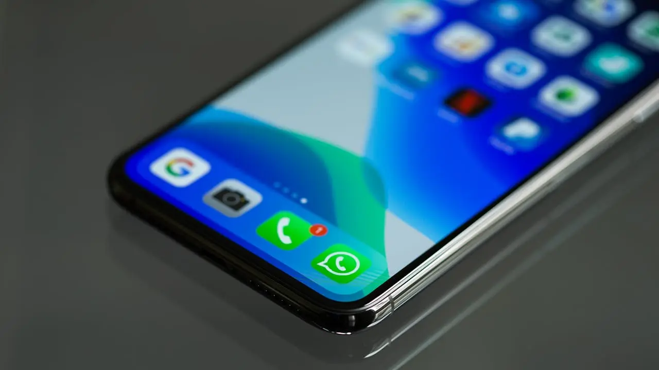 Cara Hapus Kontak di iPhone