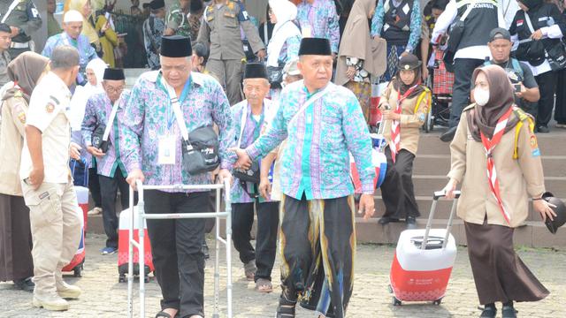 Jemaah Haji Kloter 4 Kabupaten Bogor Didominasi Lansia