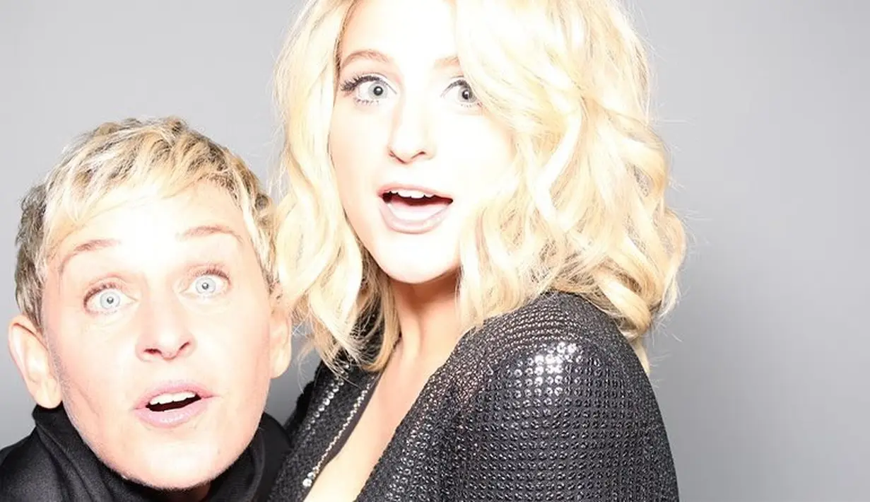 Ellen DeGeneres adakan pesta ulang tahun ke-60 yang dihadiri sejumlah selebriti Hollywood. Meghan Trainor pun hadir bersama dengan tunangannya, Daryl Sabara. (instagram/meghan_trainor)