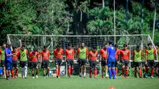 Pemusatan latihan Arema FC di Batu membuat pemain menjadi lebih kompak. Meskipun program ini hanya berjalan 4 hari. (Bola.com/Iwan Setiawan)