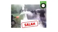 Cek Fakta: Tidak Benar Video Perempuan Muslim Berhijab Disiram Air di India