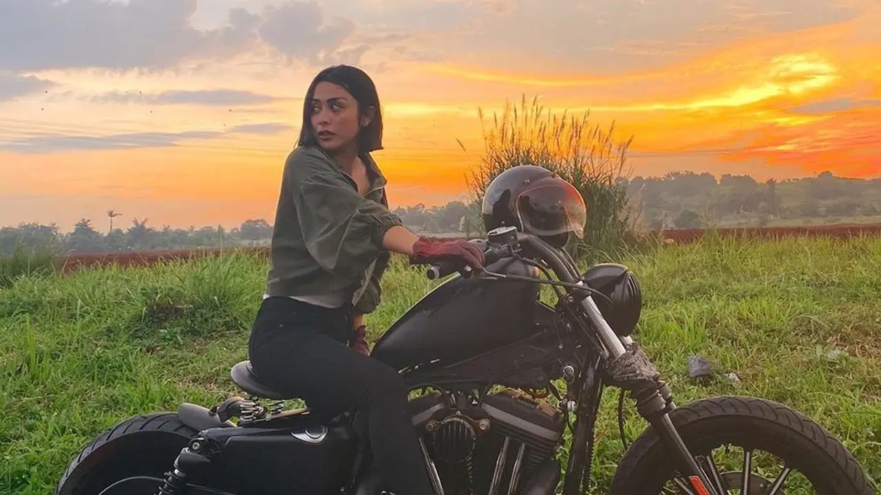 Potret Selvi Kitty naik moge
