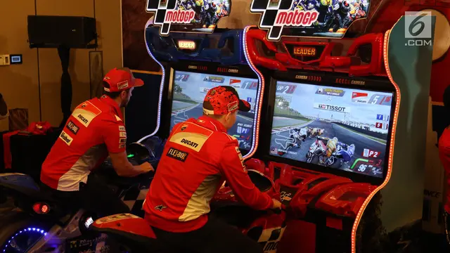 Ketika Duo Pembalap Ducati, Lorenzo dan Dovizioso Adu Cepat di Game Moto GP