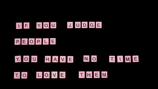 Contoh Kalimat dengan Kata Kiasan