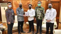 Menteri Desa, Pembangunan Daerah Tertinggal dan Transmigrasi Abdul Halim Iskandar menerima kunjungan Senior Vice President Government & Institutional 1 Group Bank Mandiri Dadang Ramadhan.(Foto: Mugi KemendesPDTT)