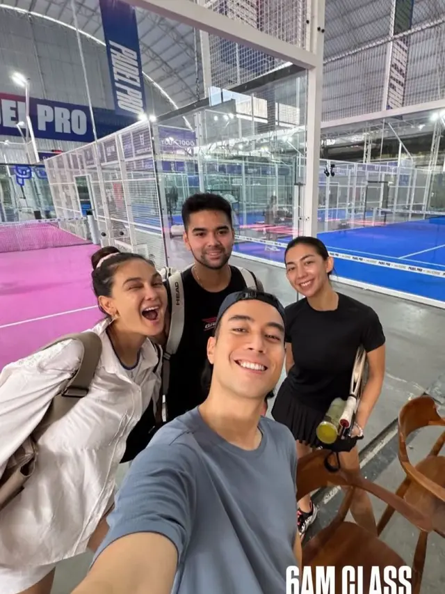 Luna Maya saat menikmati olahraga padel (Instagram/@lunamaya)