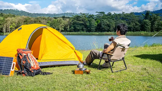 Seorang pencinta alam dan petualang