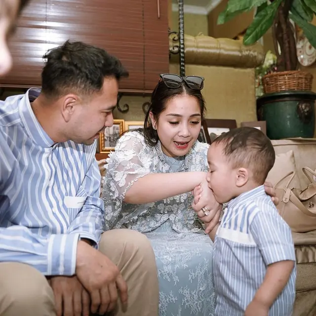 Momen lebaran keluarga Raffi Ahmad dan Nagita Slavina. (Foto: Instagram/raffinagita1717)