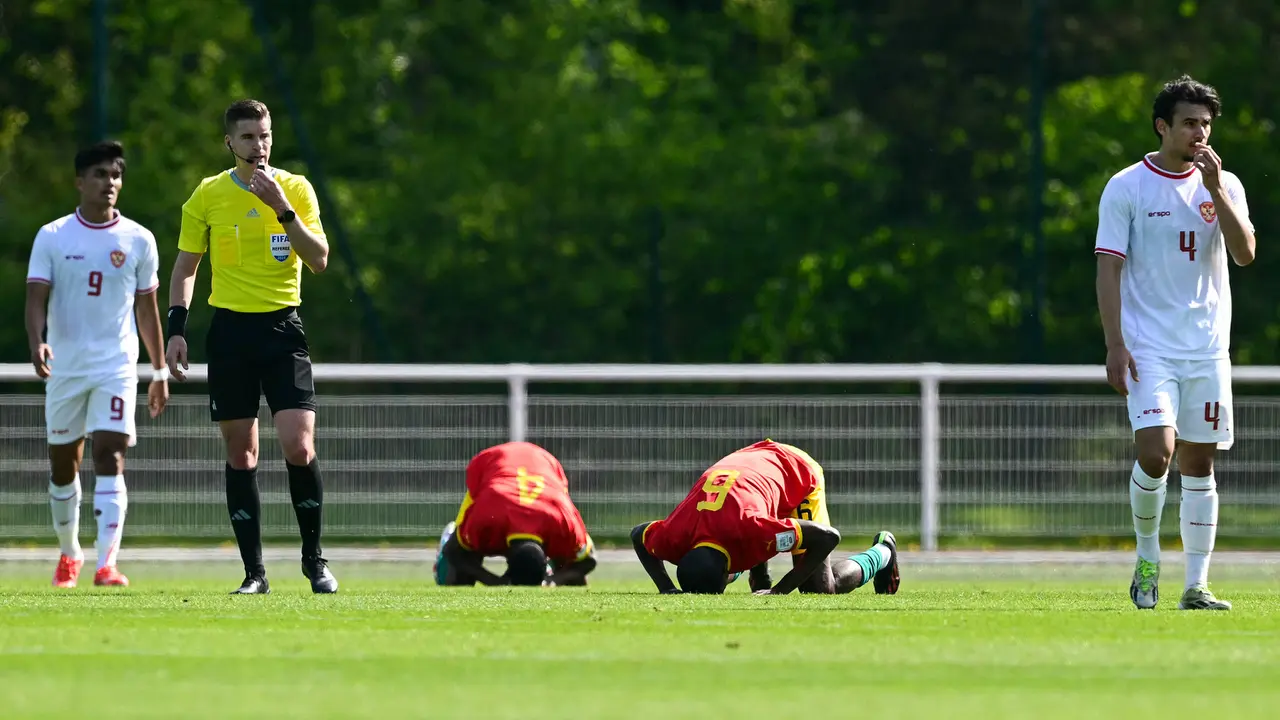 Foto: Diwarnai Dua Keputusan Penalti Kontroversial Wasit, Timnas Indonesia U-23 Gagal ke Olimpiade Paris setelah Ditekuk Guinea