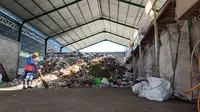 Melalui pembangunan fasilitas TPS3R (Tempat Pengolahan Sampah Reduce, Reuse, and Recycle) KUPAS yang telah dibangun sejak tahun 2013, sampah di Desa Panggungharjo, Bantul DI Yogyakarta telah diolah dan dipilah dengan baik.