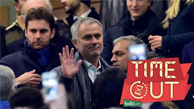 Melihat posisi Indonesia saat ini yang berada di posisi 185 ranking FIFA, serta polemik konflik sepak bola yang tak juga berkesudahan, Jose Mourinho bakal berpikir panjang menukangi Tim Garuda. Tawaran pekerjaan dari Manchester United jelas lebih men...