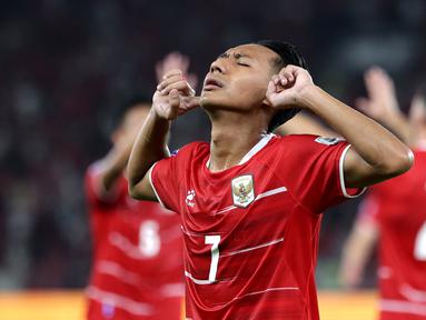 Pemain Timnas Indonesia, Beckham Putra merayakan gol ke gawang St Kitts and Nevis dalam laga semifinal FIFA Series 2026 di Stadion Utama Gelora Bung Karno (SUGBK), Senayan, Jakarta, Jumat (27/03/2026). (Bola.com/Abdul Aziz)