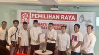 Jubir PSI sekaligus mantan Ketum PB PMII Agus Mulyono Herlambang mendaftar jadi calon Ketum PSI. Agus mendaftar di hari terakhir pendaftaran caketum PSI, setelah memastikan Jokowi tidak ikut dalam bursa pencalonan tersebut. (Liputan6.com/Delvira Hutabarat)