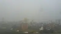 Kondisi kabut atau asap karhutla di kawasan bandara internasional Syamsudin Noor Banjarmasin di Banjarbaru pada Jumat pagi, (8/9/2023). (Liputan6.com/ist)
