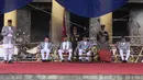 Lewat aplikasi itu, para aktivis dan gen z Nepal membahas langkah selanjutnya untuk negara mereka, termasuk pemilihan pemimpin baru. (AP Photo/Niranjan Shrestha)