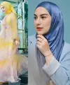 Lihat di sini beberapa potret OOTD hijab berwarna pastel dari Irish Bella.