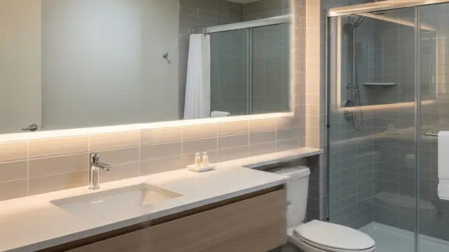Desain Kamar Mandi Ala Hotel Material Murah