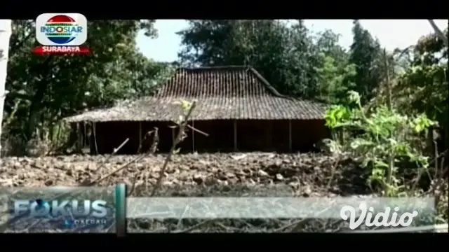Telaga Sarangan di Kabupaten Magetan, Jawa Timur mengalami penyusutan debit air saat musim kemarau ini. Kondisi tersebut berdampak pada penurunan jumlah pengunjung objek wisata yang terletak di Kecamatan Plaosan, Magetan,