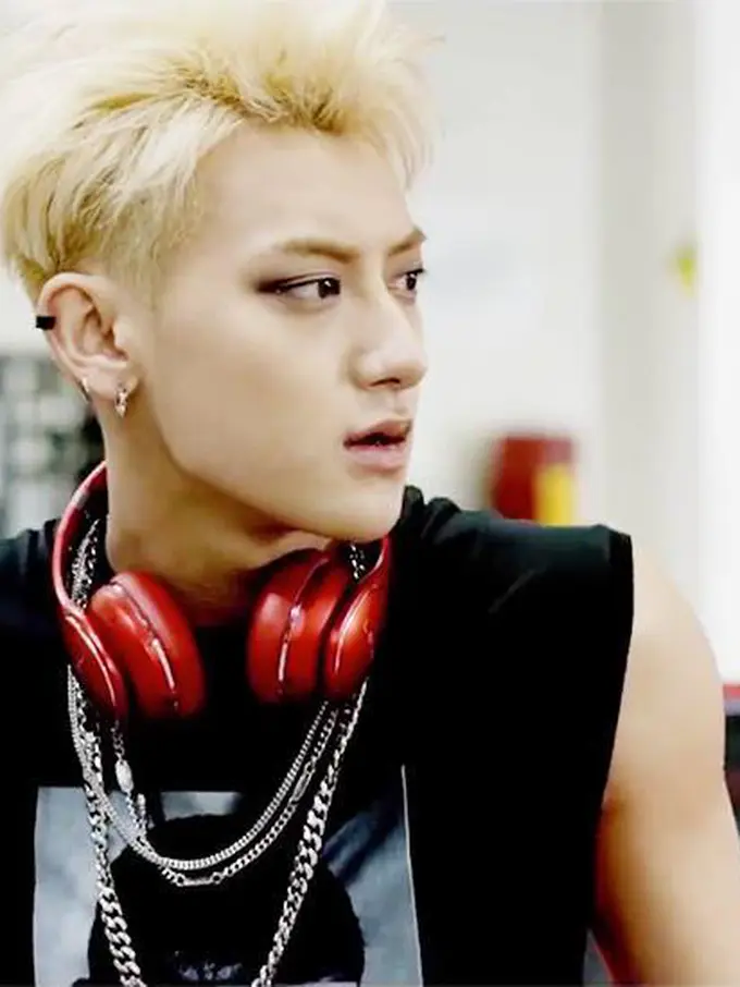 [Bintang] Tao eks-EXO