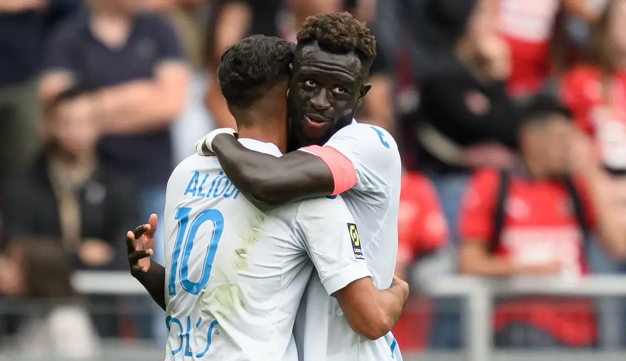 Arouna Sangante yang membela Le Havre di Liga Prancis ditahbiskan sebagai kapten tim termuda di liga top Eropa pada musim 2023/2024. Saat ini pemain yang berposisi sebagai bek tengah dan telah membela Le Havre sejak dipromosikan ke tim utama pada awal musim 2021/2022 baru berusia 21 tahun. Ia dipercaya menjabat kapten Le Havre sejak awal musim 2023/2024. (AFP/Loic Venance)