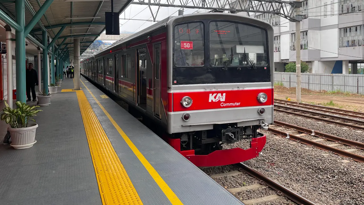 Stasiun Kereta Rel Listrik (KRL) Jakarta International Stadium (JIS) telah resmi beroperasi.