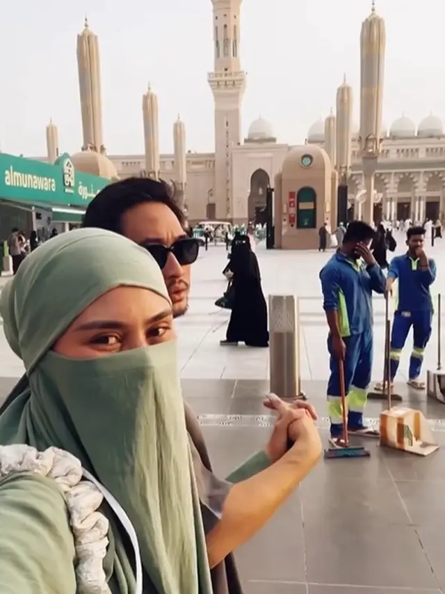 Syahnaz umrah bersama Jeje (Instagram/syahnazs)