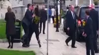 PM Inggris David Cameron Ditabrak Seseorang