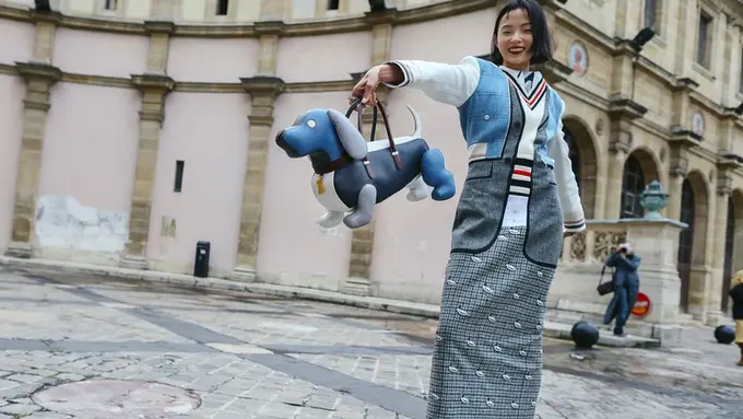 Phil Oh Hadirkan Sejumlah Potret Street Style Menarik di Paris Fashion Week