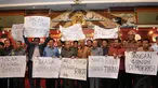 Ratusan bupati dan walikota saat menyampaikan penolakan Pilkada lewat DPRD di Jakarta, (11/9/14). (Liputan6.com/Panji Diksana)