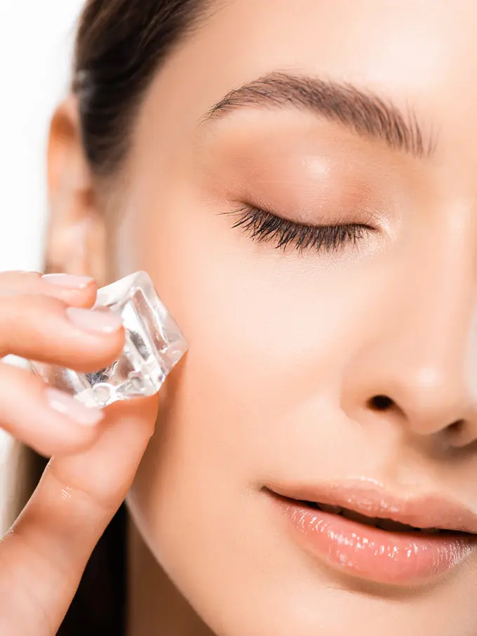 Eksfoliasi Kulit Wajah Berlebihan: Efeknya Menurut Ahli dan Tips Perawatan untuk Memulihkan Kondisinya