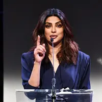 Disebut sebagai simbol seks lantaran peran dan adegan yang dimainkannya di film Baywatch. Di mana adegan itu kabarnya sangat menggoda dan mneyebabkan Chopra dijuluki ssebagai simbol seks. (AFP/Bintang.com)