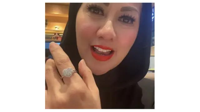 6 Momen Lamaran Venna Melinda dan Ferry Irawan, Penuh Kebahagiaan