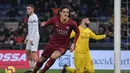 Selebrasi gol pemain AS Roma Zaniolo di menit ke-46 pada laga lanjutan Serie A yang berlangsung di stadion Olimpico, Roma, Senin (4/2). AC Milan imbang 1-1 kontra AS Roma. (AFP/Tiziana Fabi)
