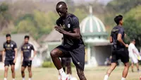 Makan Konate, pemain Isenmulang Kalteng FC. (Dok. ileague.id)