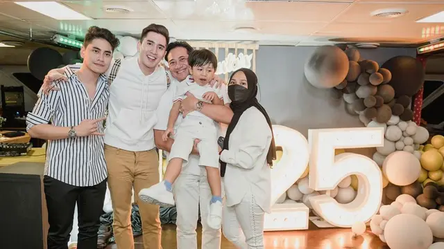 7 Momen Perayaan Ulang Tahun Verrell Bramasta ke-25, Natasha Wilona Jadi Sorotan