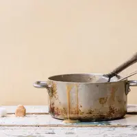 Ilustrasi panci berkarat. (Foto: Freepik)