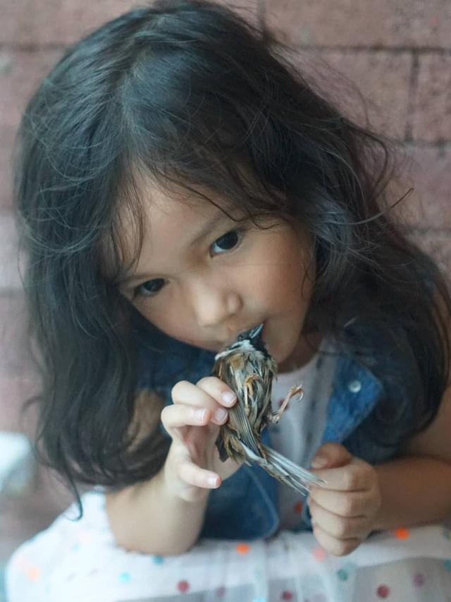 7 Potret Terbaru Salma Jihane, Putri Atiqah dan Rio Dewanto yang Menggemaskan